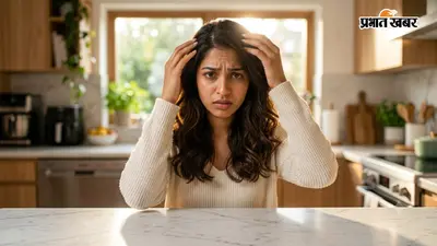 डैंड्रफ ने कर दिया है परेशान? किचन में मौजूद इन 2 चीजों से बनाएं असरदार हेयर पैक, जानें इस्तेमाल करने का तरीका