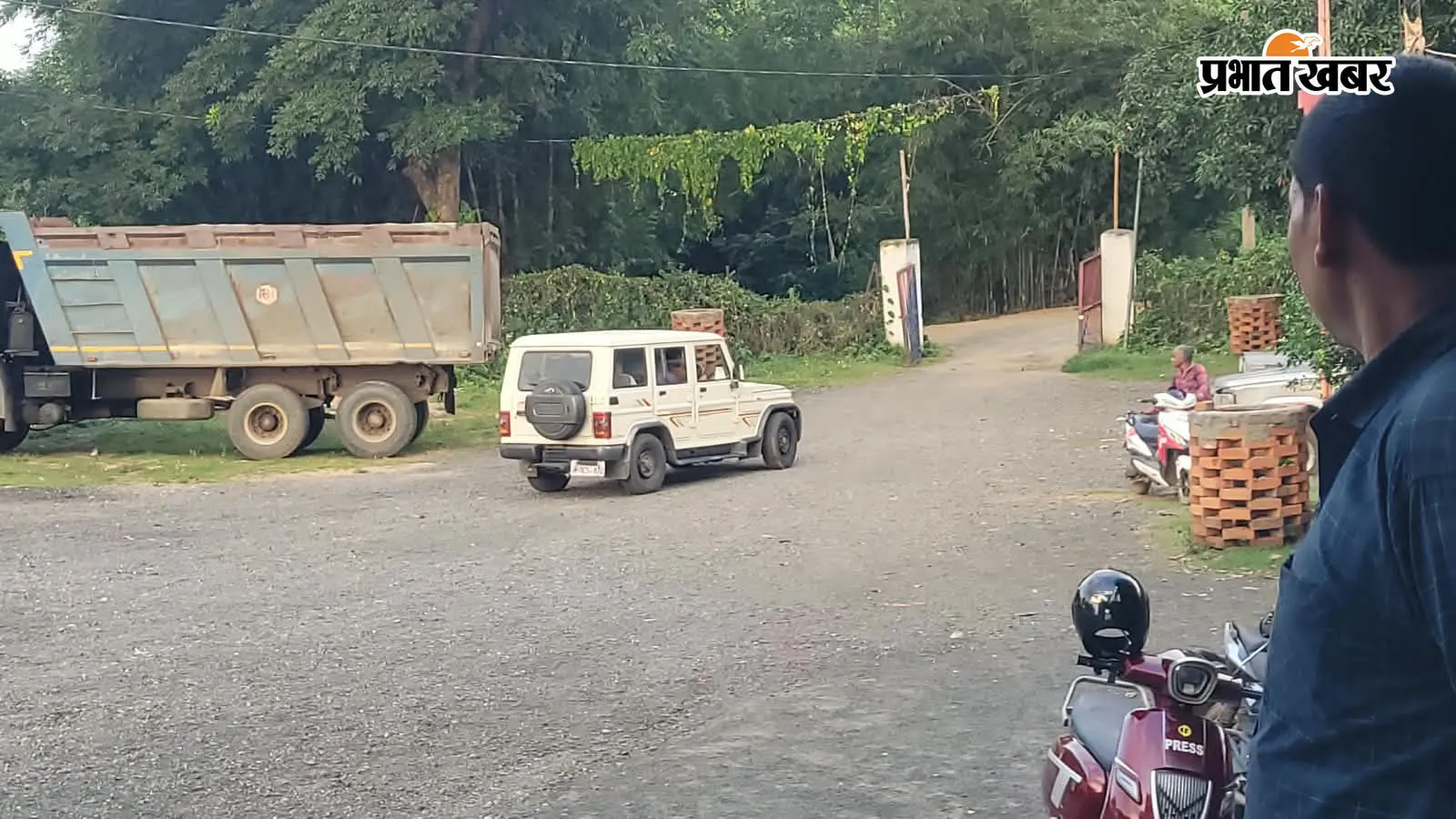 सीजीएल गड़बड़ी की जांच में देवघर के मोहनपुर पहुंची सीआइडी, बैजनाथपुर से युवक गिरफ्तार कर ले गई रांची