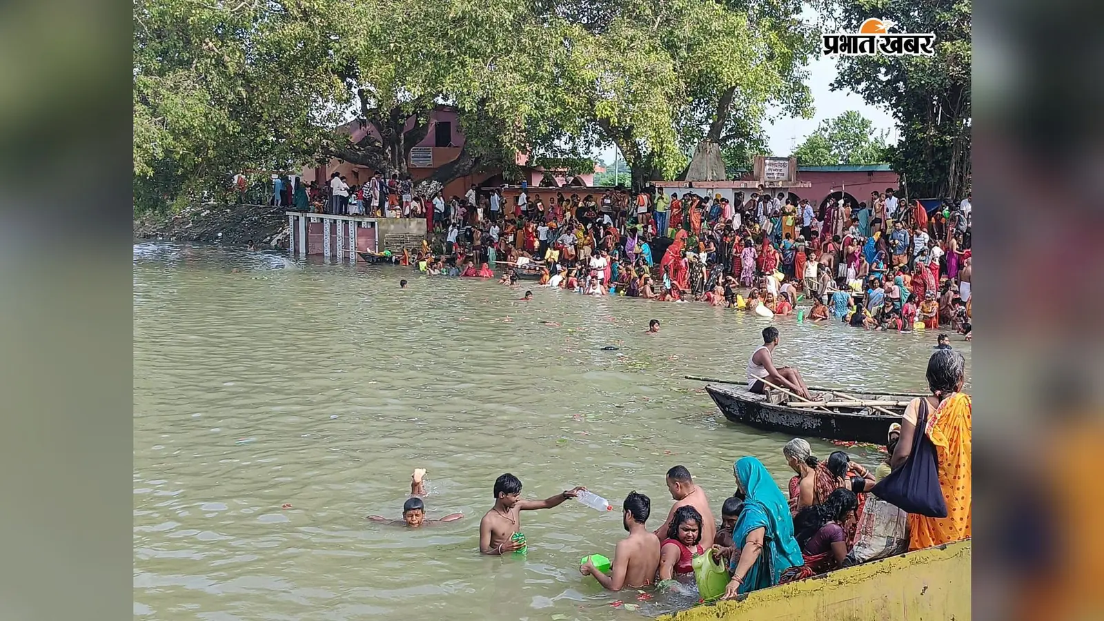 बेगूसराय : चौरचन-तीज एक साथ, झमटिया धाम में उमड़ा श्रद्धालुओं का सैलाब; NH-28 पर दिनभर लगा रहा भीषण जाम