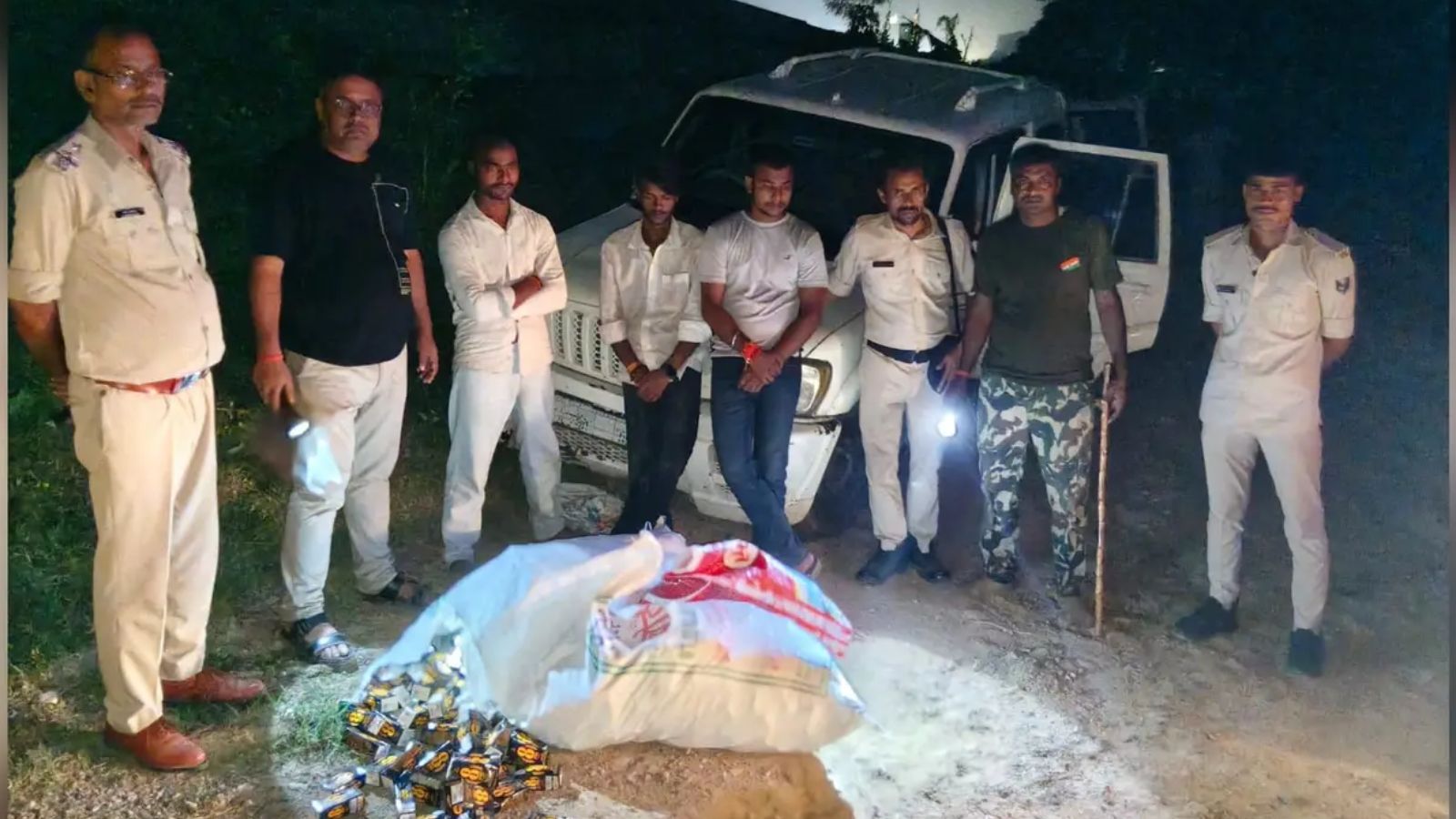 गिरफ्तार आरोपियों की तस्वीर