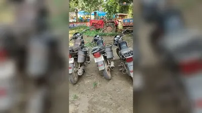 गया जी : बेलागंज में 530 लीटर देसी महुआ शराब बरामद, महिला समेत तीन कारोबारी गिरफ्तार; तीन बाइक जब्त