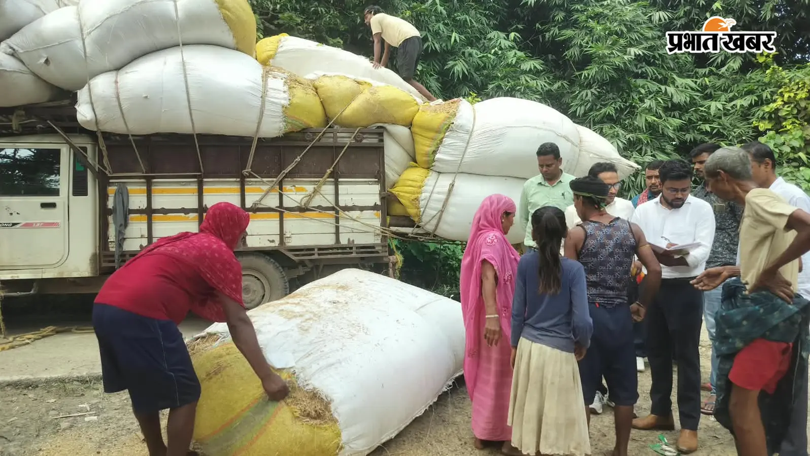 गंगा का जलस्तर घटा तो मिली राहत की उम्मीद, बेगूसराय में अब भी 269 नावों से जारी बचाव अभियान