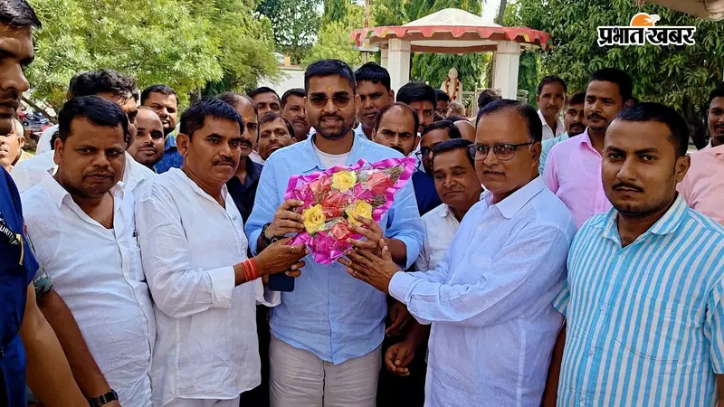 कटोरिया में मंत्री दीपक प्रकाश का स्वागत, पंचायत चुनाव की तारीख पर बोले- निर्वाचन आयोग करेगा निर्धारण
