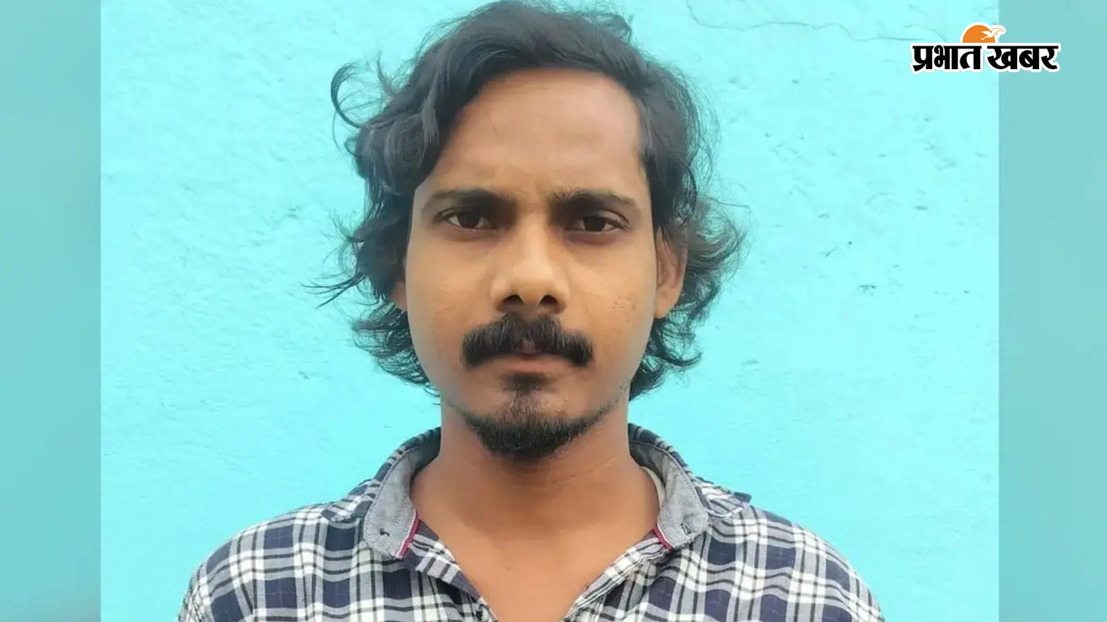 झारखंड के सब्जी विक्रेता के बेटे का गजब कारनामा, 2 सेमी के रद्दी कागज पर बनाई भगवान गणेश की मिनी पेंटिंग