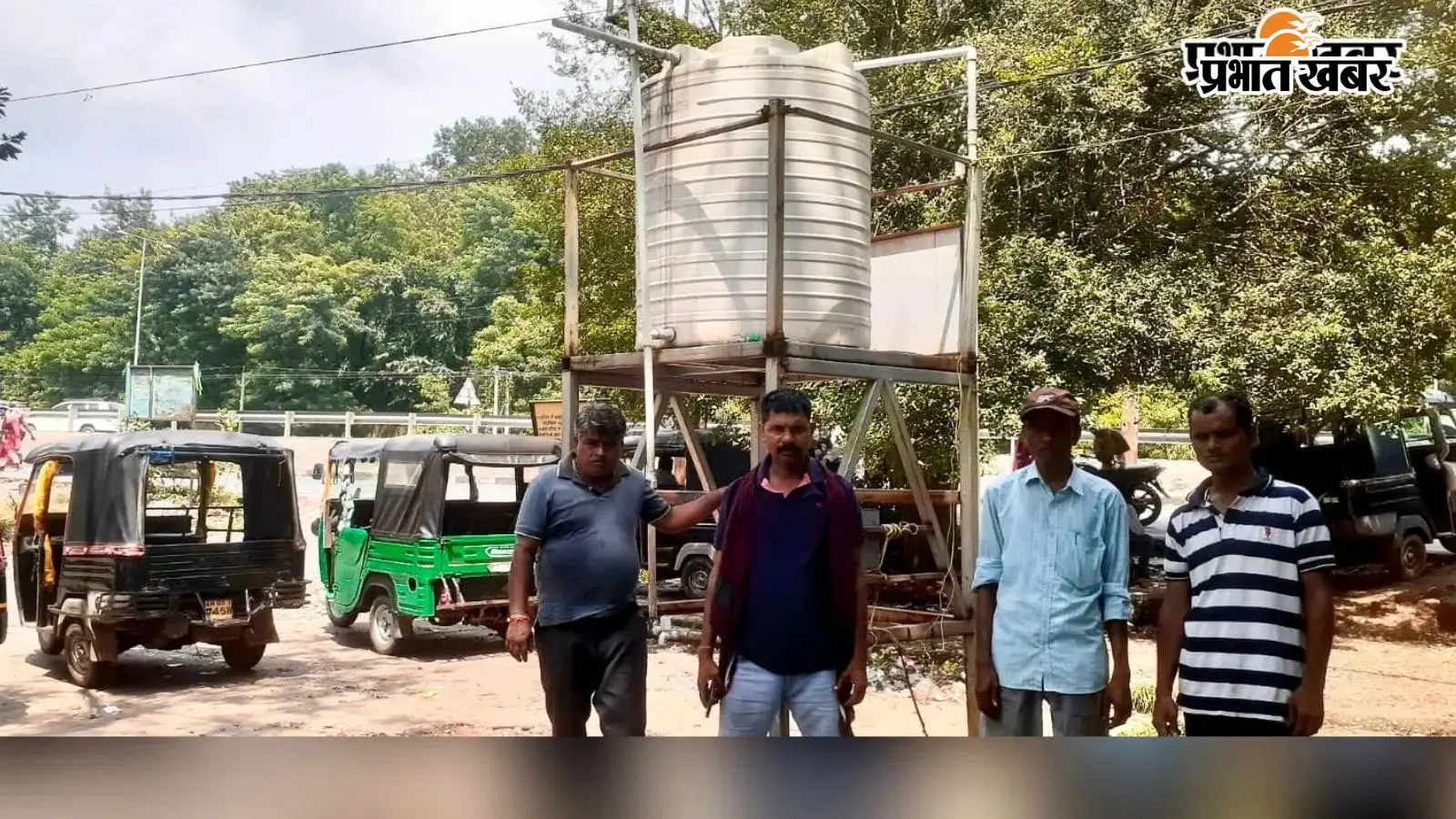 जमशेदपुर के फूलडुंगरी बस स्टैंड का जल मीनार खराब, यात्रियों व छात्रों को परेशानी