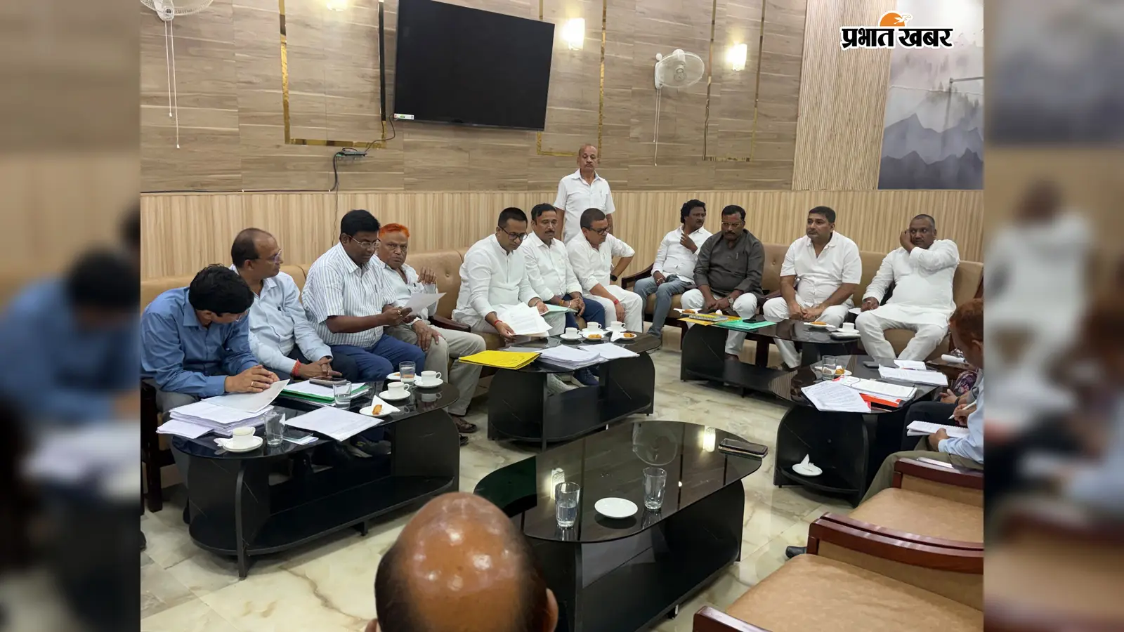 ओबरा के स्कूलों से लेकर भूमि विवाद तक, विधानसभा में विधायक डॉ. प्रकाशचंद्र ने उठाए जनहित के मुद्दे