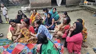 WATCH VIDEO : औरंगाबाद में ट्रेन की चपेट में आने से मजदूर की मौत, परिवार पर टिकट लेने जाते समय हुआ हादसा