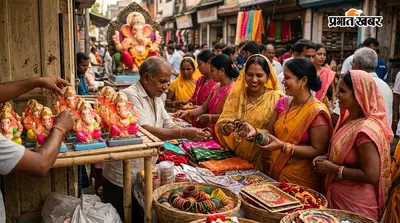 गणेश चतुर्थी-तीज का उत्साह, बरहरवा के बाजारों में प्रतिमा से सुहाग सामग्री तक खूब खरीदारी