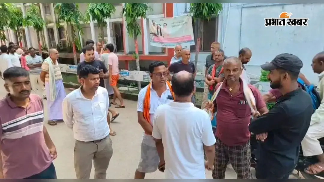 बाढ़ के पानी में डूबने से कंपाउंडर की मौत, 2 दिन से था लापता; घर से 50 मीटर दूर गड्ढे में मिला शव