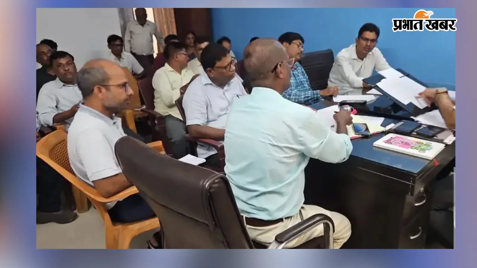 मनरेगा कार्यों में लापरवाही कर्मियों को पड़ेगी भारी, औरंगाबाद में समीक्षा बैठक; शत-प्रतिशत काम पूरा करने का निर्देश