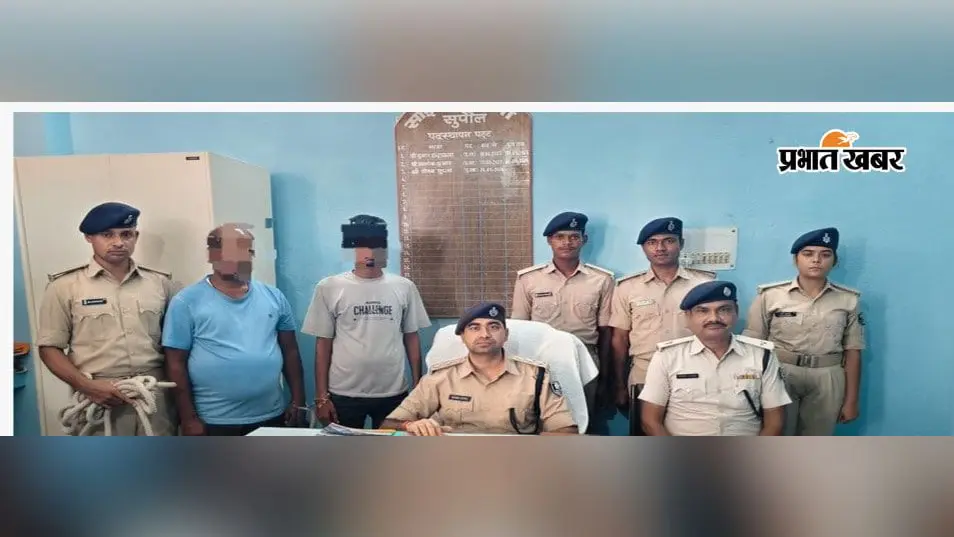 सुपौल में फर्जी बायोमीट्रिक व इनरोलमेंट गिरोह का खुलासा: सीएससी सेंटर से 5 लैपटॉप व आईरिस स्कैनर जब्त, 2 गिरफ्तार