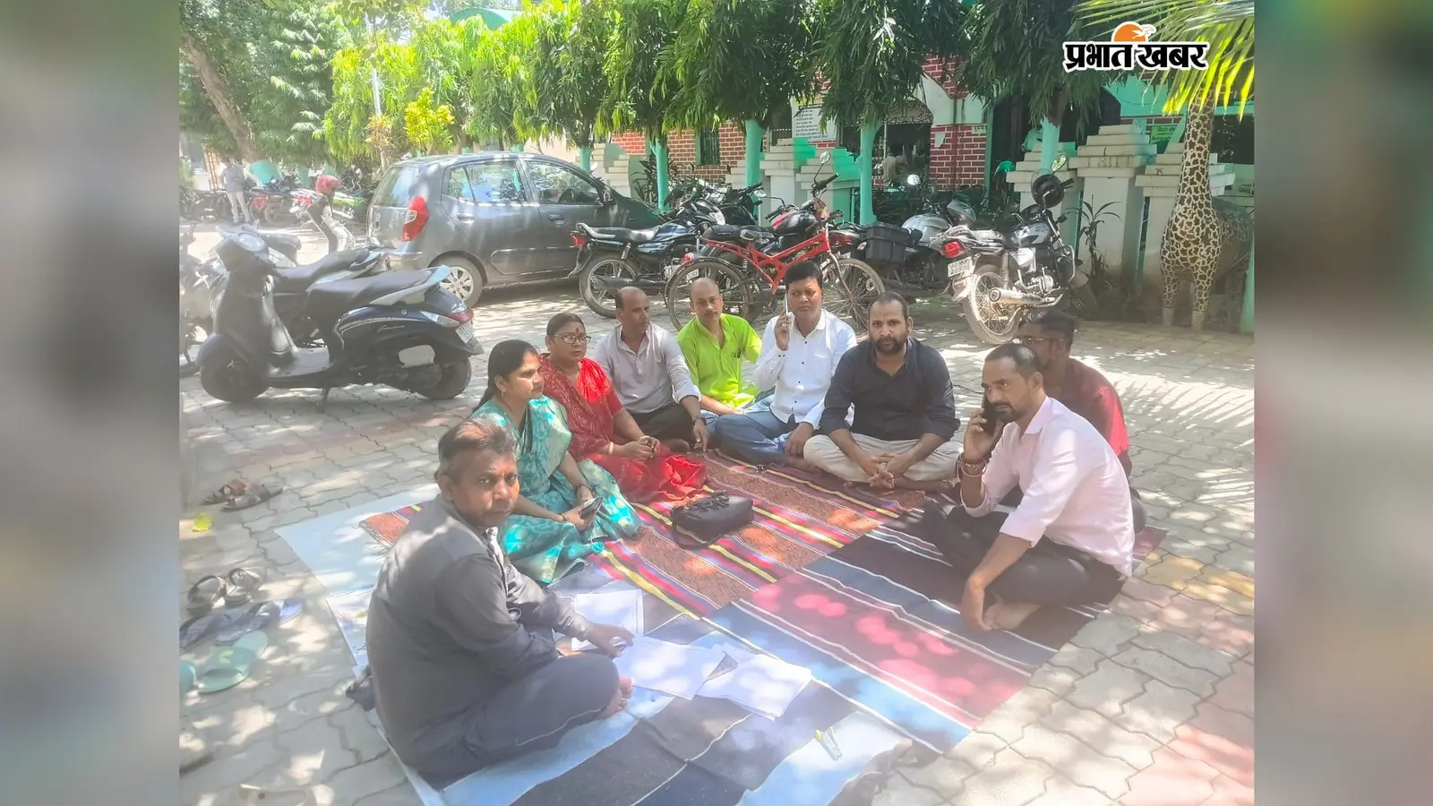 विकास योजनाओं के आवंटन में भेदभाव का आरोप, भागलपुर नगर निगम में पार्षदों का आमरण अनशन