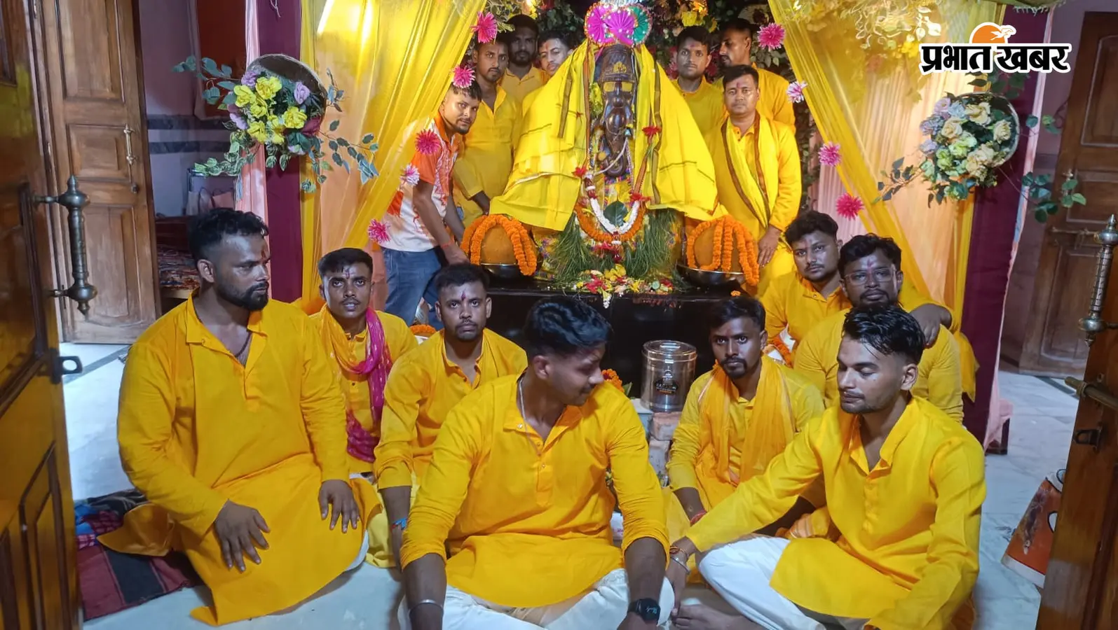 सारण: सिद्धिविनायक मंदिर में उमड़ी श्रद्धालुओं की भीड़, 21-21 किलो के छह लड्डू बने आकर्षण का केंद्र