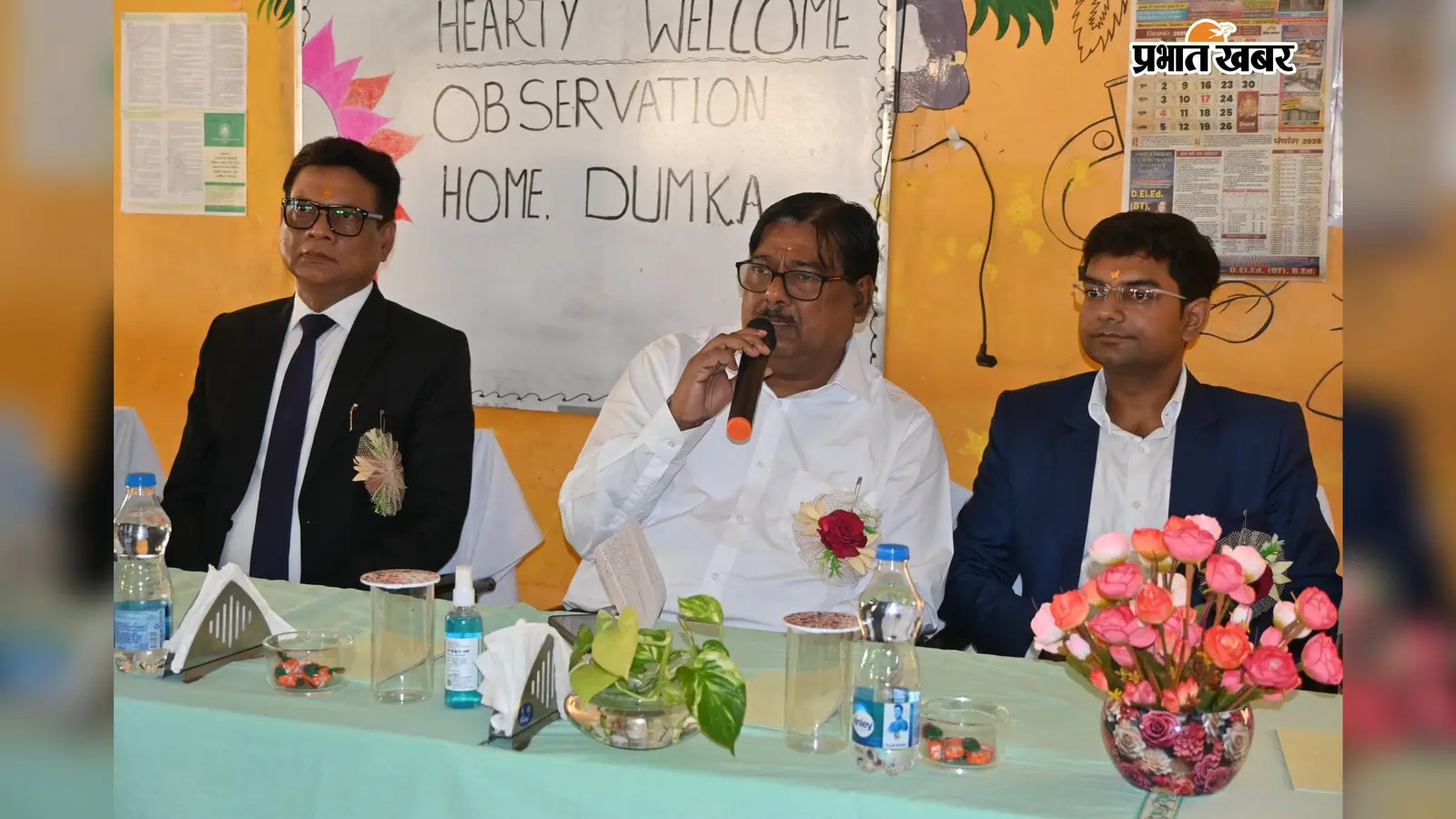जस्टिस संजय प्रसाद ने दुमका संप्रेक्षण गृह का किया निरीक्षण, बच्चों संग काटा केक