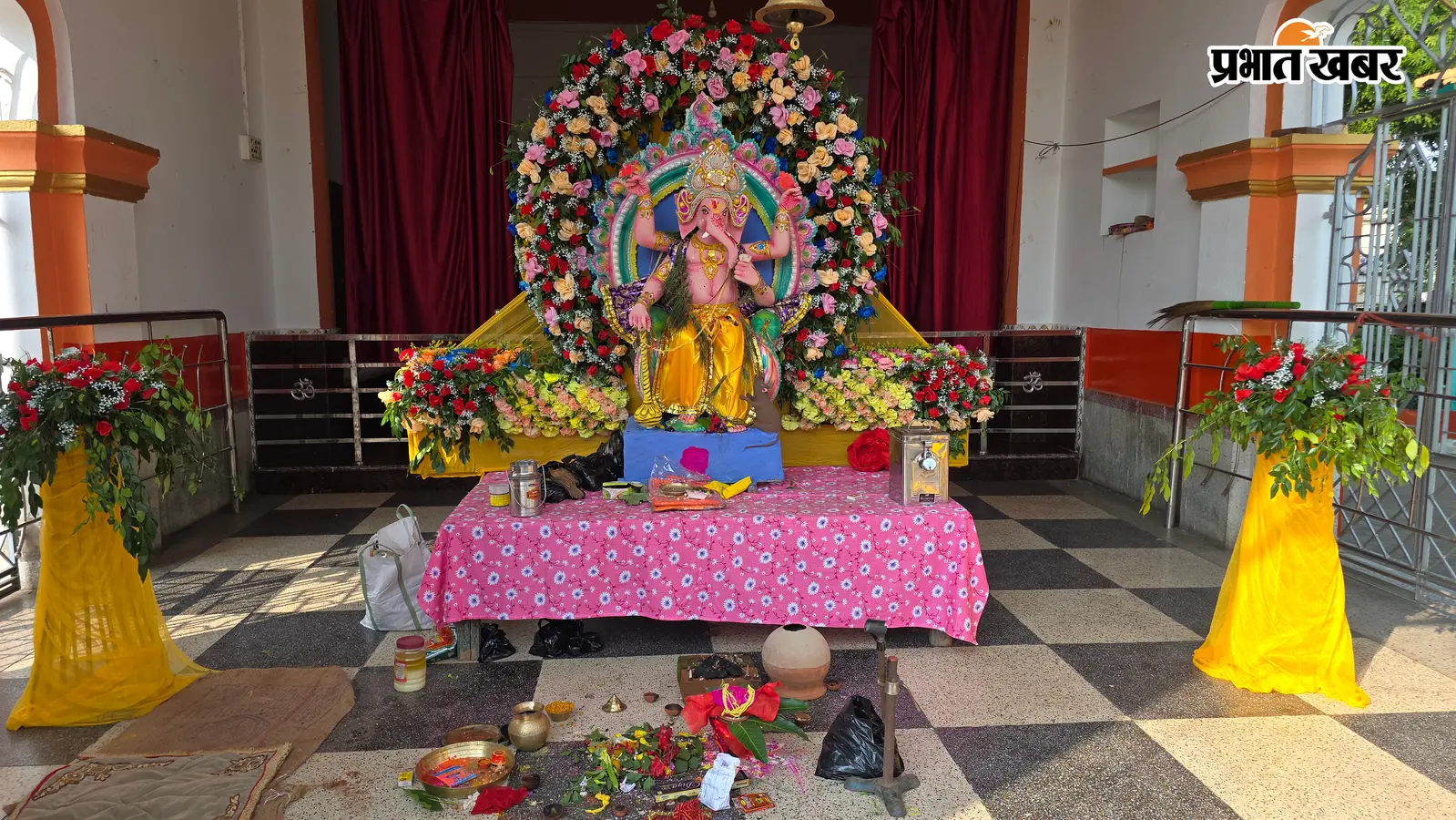 गणपति बप्पा मोरया के जयघोष से गूंजा डुमरी, जामतारा में नौवीं और हेठटोला में 14वीं बार हुई गणपति पूजा