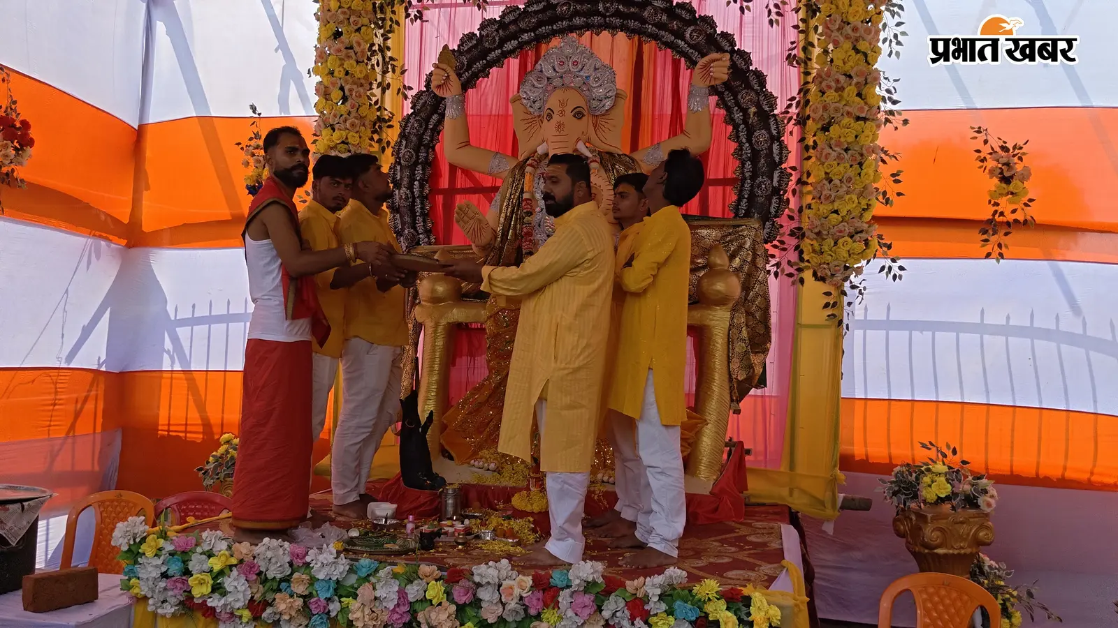 आरा के रमना मैदान में गूंजा ‘गणपति बप्पा मोरया’, 25वें वर्ष में उत्साह के साथ शुरू हुआ गणेश महोत्सव