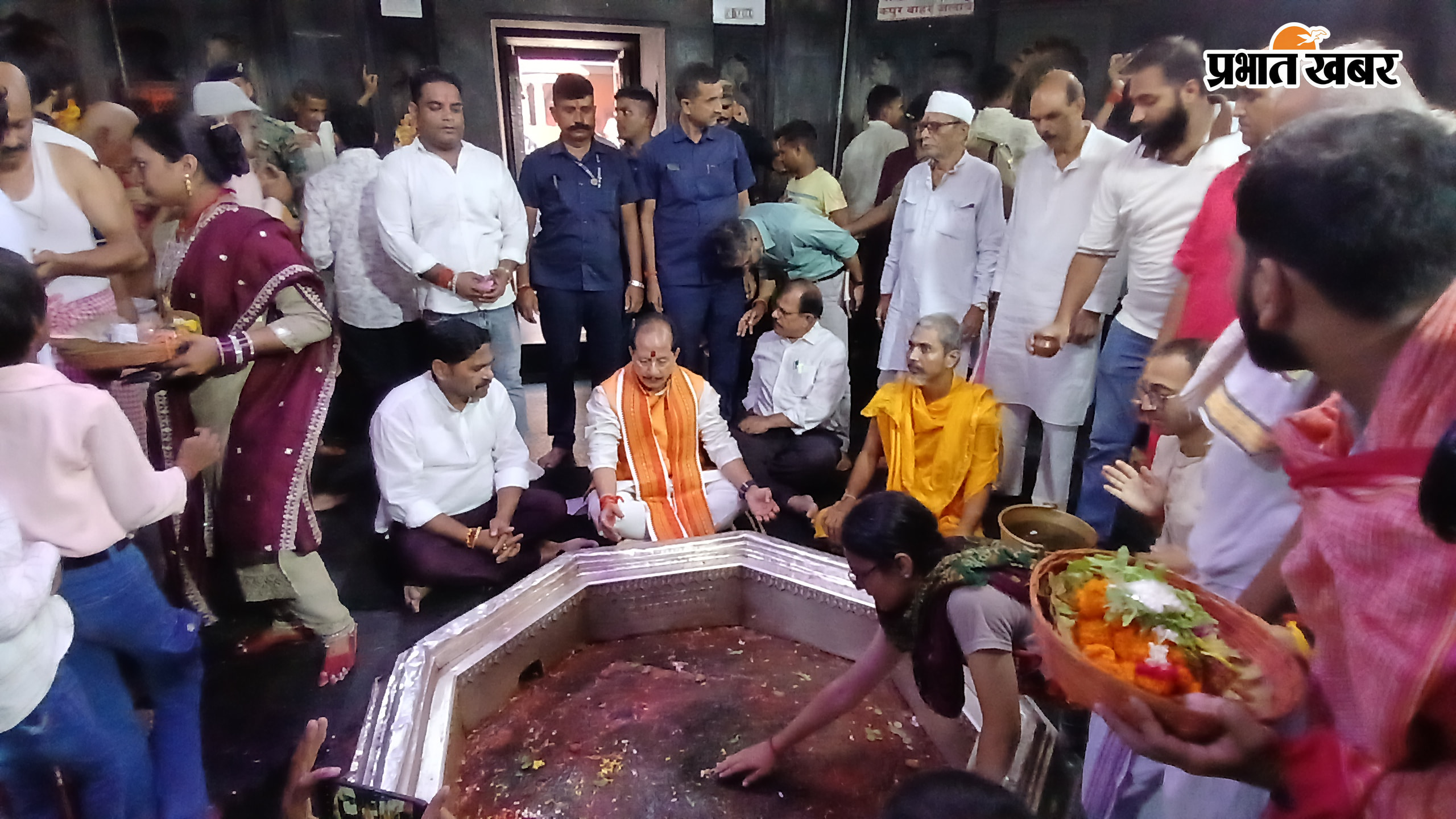 पितृपक्ष मेला की तैयारियों को लेकर प्रभारी मंत्री विजय कुमार सिन्हा ने विष्णुपद मंदिर में की पूजा, मेला क्षेत्र का लिया जायजा | Prabhat Khabar Network
