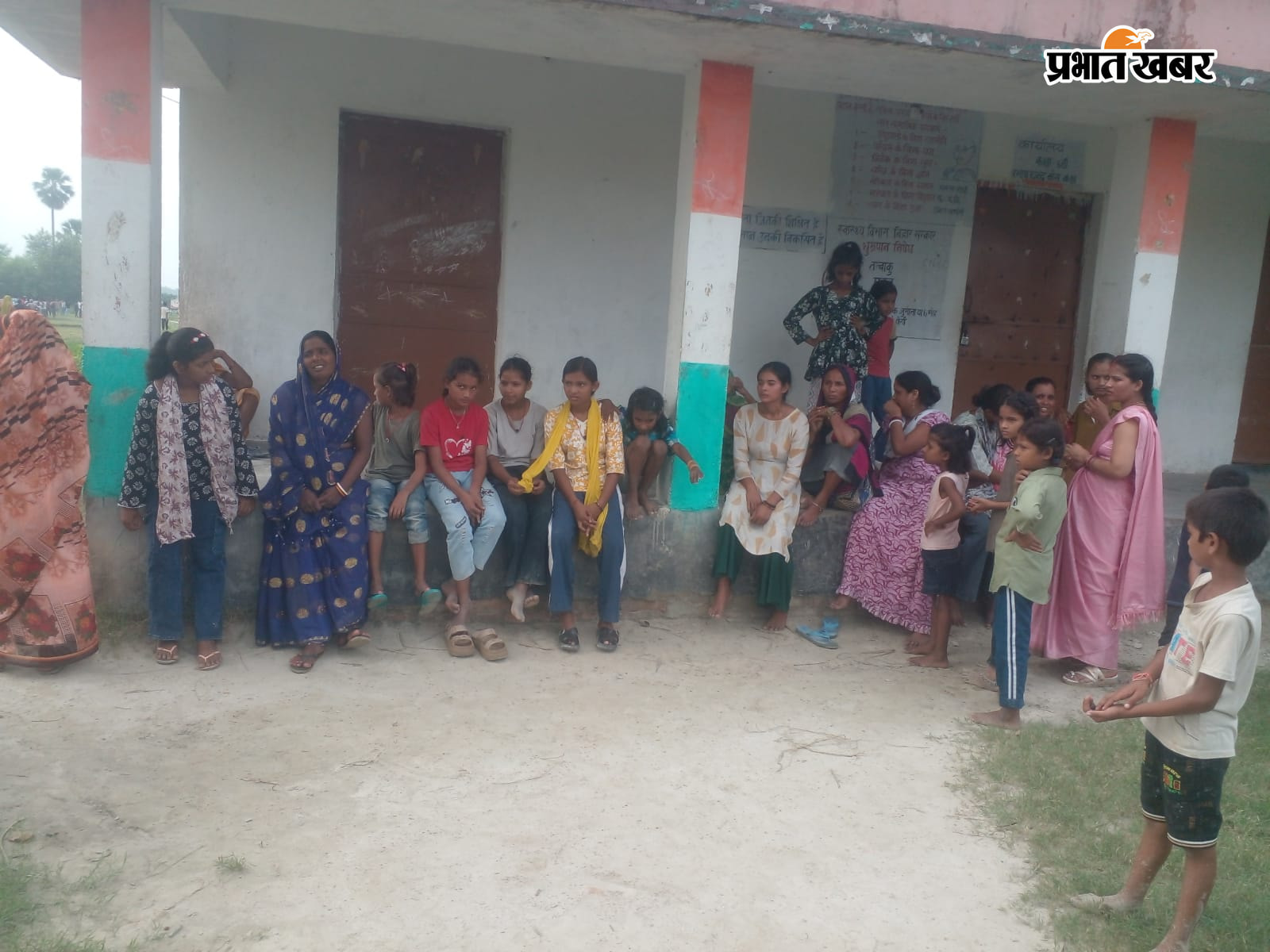 1. घटना स्तर पर उमड़ी लोगों की भीड़ 2. हत्या के बाद रोटी भी रखते परिजन | Prabhat Khabar Network