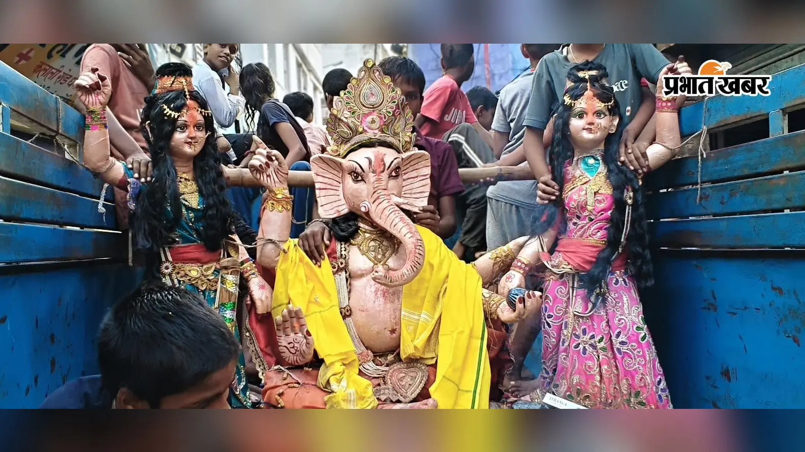 नवादा: गाजे-बाजे के साथ निकला गणपति विसर्जन जुलूस, पनकट्टी में दिखा लाठी-डंडे का रोमांच