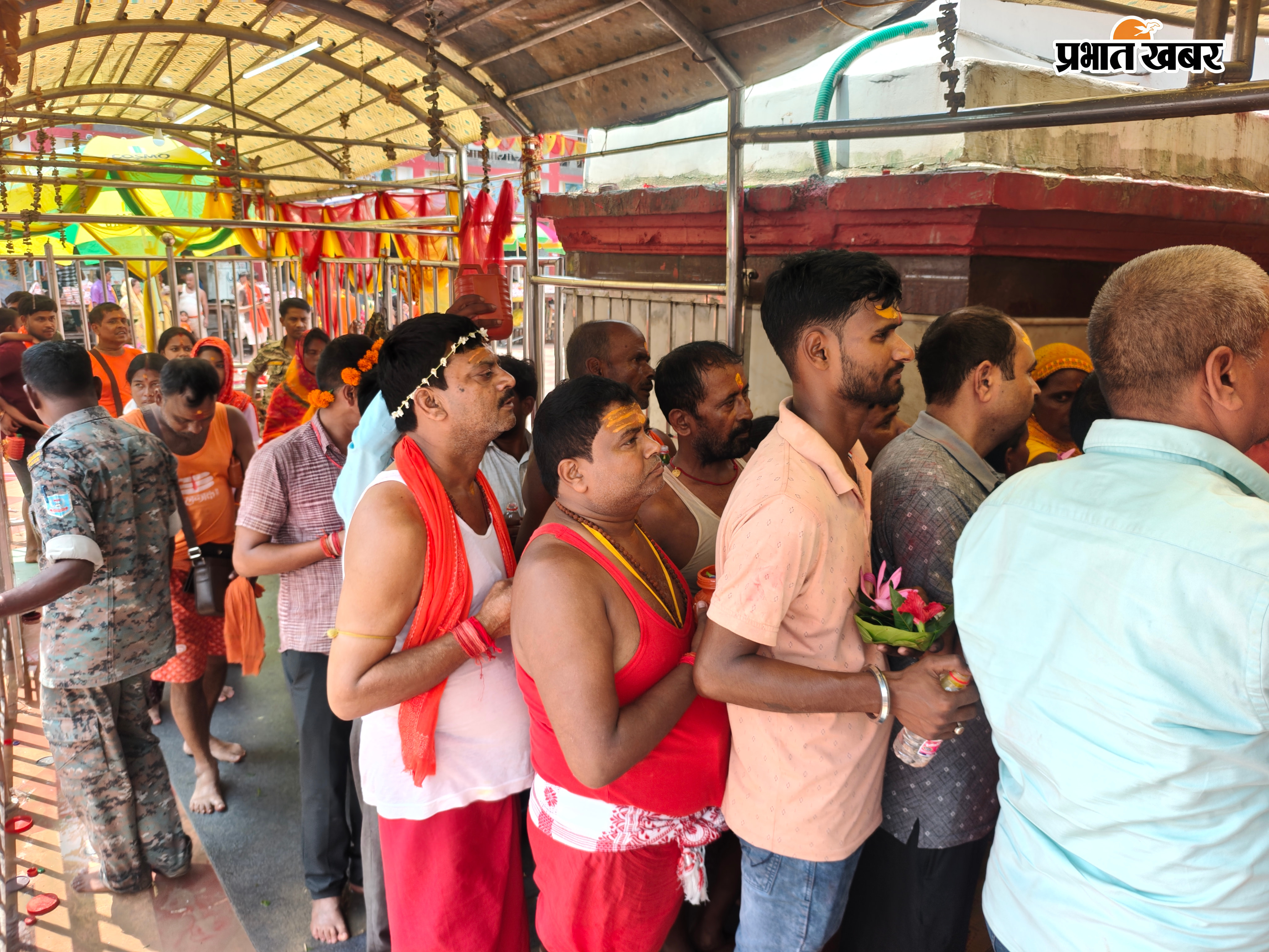 बासुकिनाथ में भक्तों की भीड़ व कतारबद्ध श्रद्धालु | Prabhat Khabar Network