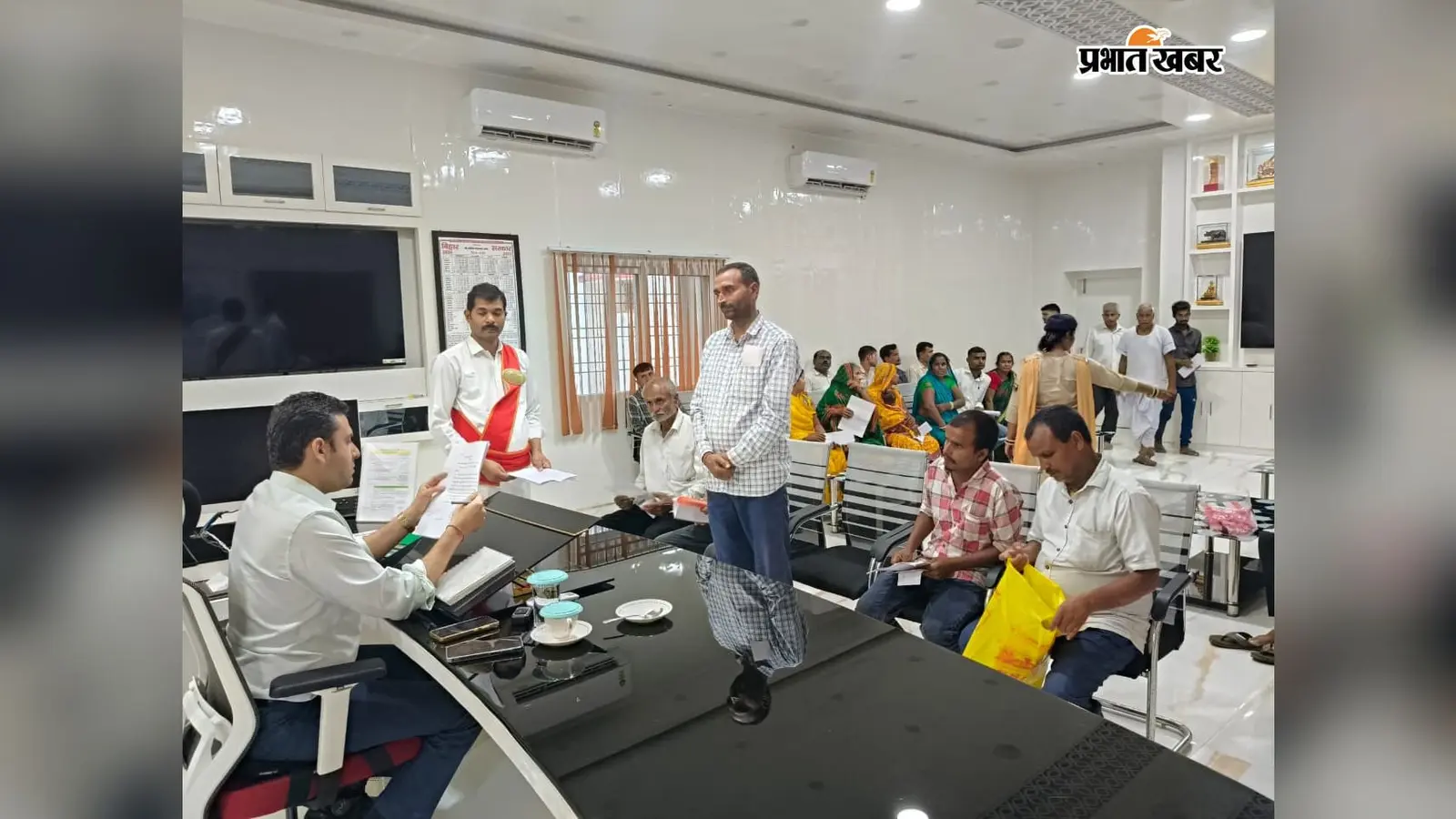 बेगूसराय जनता दरबार में पहुंचे 35 आवेदन, डीएम ने समय-सीमा में समाधान का दिया निर्देश