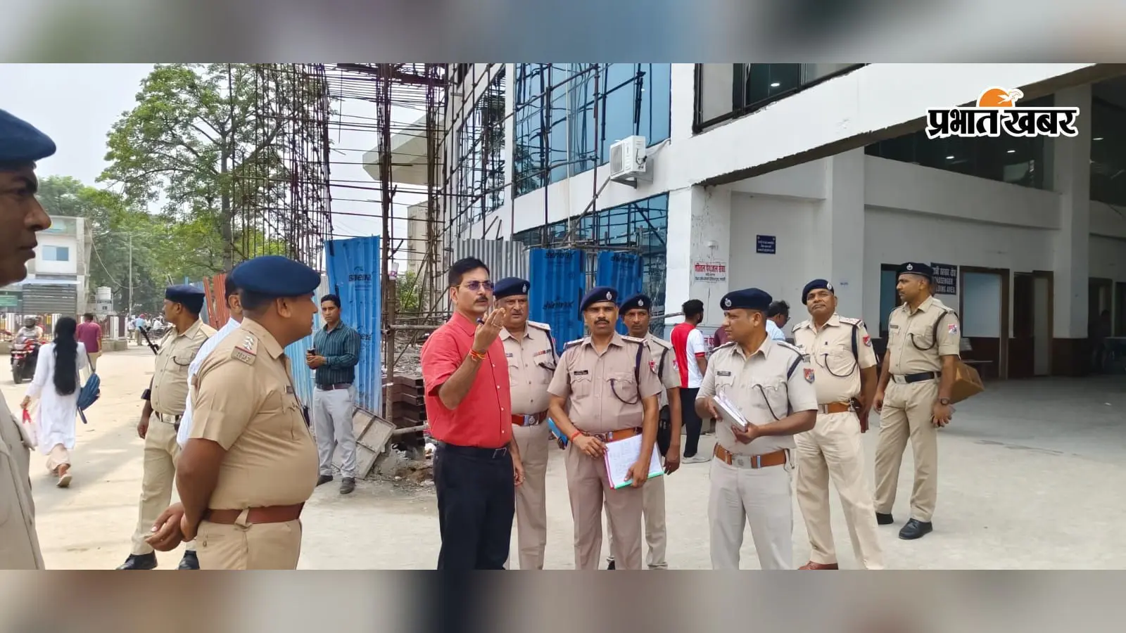 पितृपक्ष मेले में गया जंक्शन पर बढ़ेगी सुरक्षा, आरपीएफ आइजी ने किया निरीक्षण; संदिग्धों पर नजर रखने का निर्देश