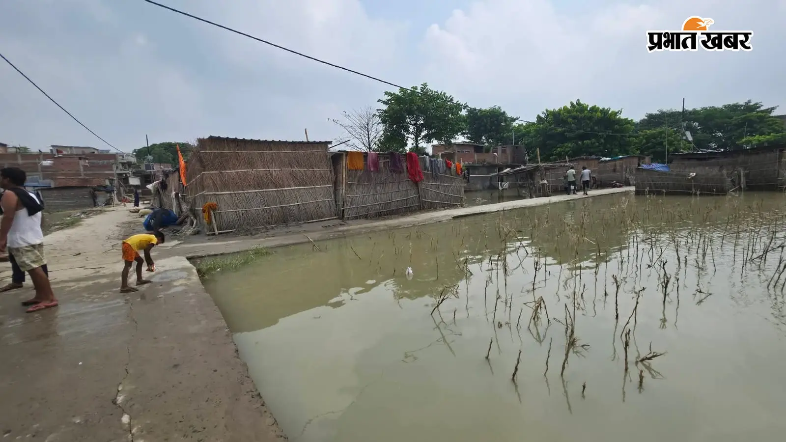 सारण में घट रहा नदी का जलस्तर, फिर भी बाढ़ का डर कायम, सितंबर अंत तक जारी रहेगा उतार-चढ़ाव