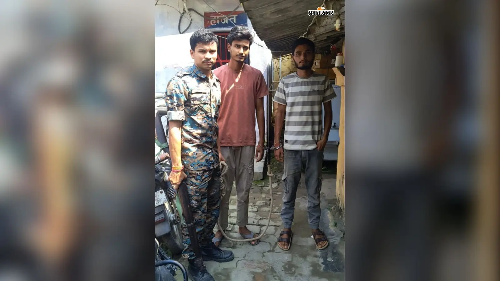 वॉट्सऐप कॉल पर दवा दुकानदार से मांगी 3 लाख की रंगदारी, दो भाई गिरफ्तार