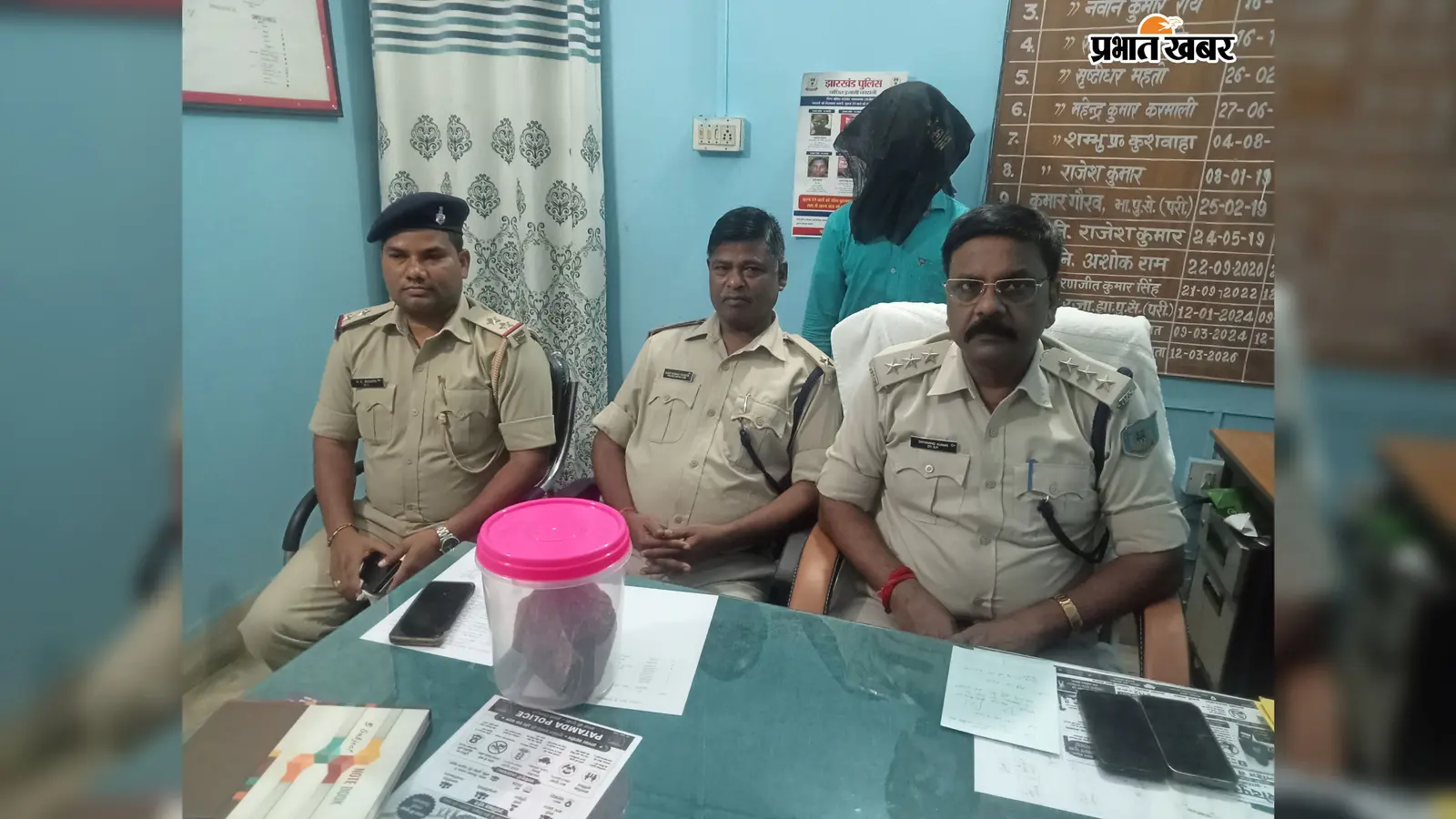 नशे में शराब व्यवसायी की पत्नि को गले लगाना बना मौत का कारण, पति ने खुद पुलिस को बताया उस रात क्या हुआ था