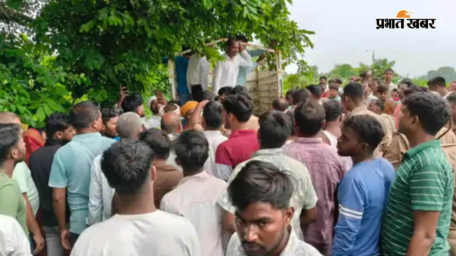 बलिया में आकाशीय बिजली का कहर, बारिश से बचने पेड़ के नीचे खड़े थे चार युवक, वज्रपात से दो की मौत और दो झुलसे