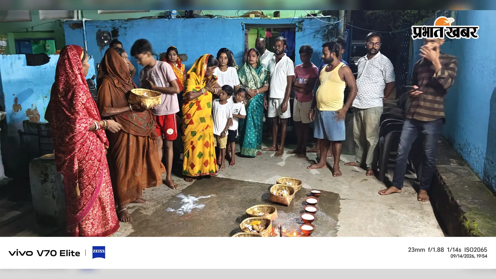75 की उम्र में भी 40 साल से चौठ चंदा का निर्जला व्रत, मां की आस्था में मायके पहुंचीं बेटियां