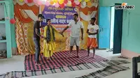 पूर्णिया के मीरगंज में 15 दिवसीय नाट्य कार्यशाला शुरू: फणीश्वर नाथ रेणु की 'महुआ घटवारिन' सीख रहे ग्रामीण युवा; रंगमंच का ले रहे प्रशिक्षण
