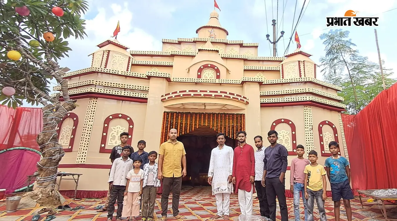 गणपति बप्पा की भक्ति और उल्लास में सराबोर हुआ चितरपुर, पंडालों में उमड़े श्रद्धालु