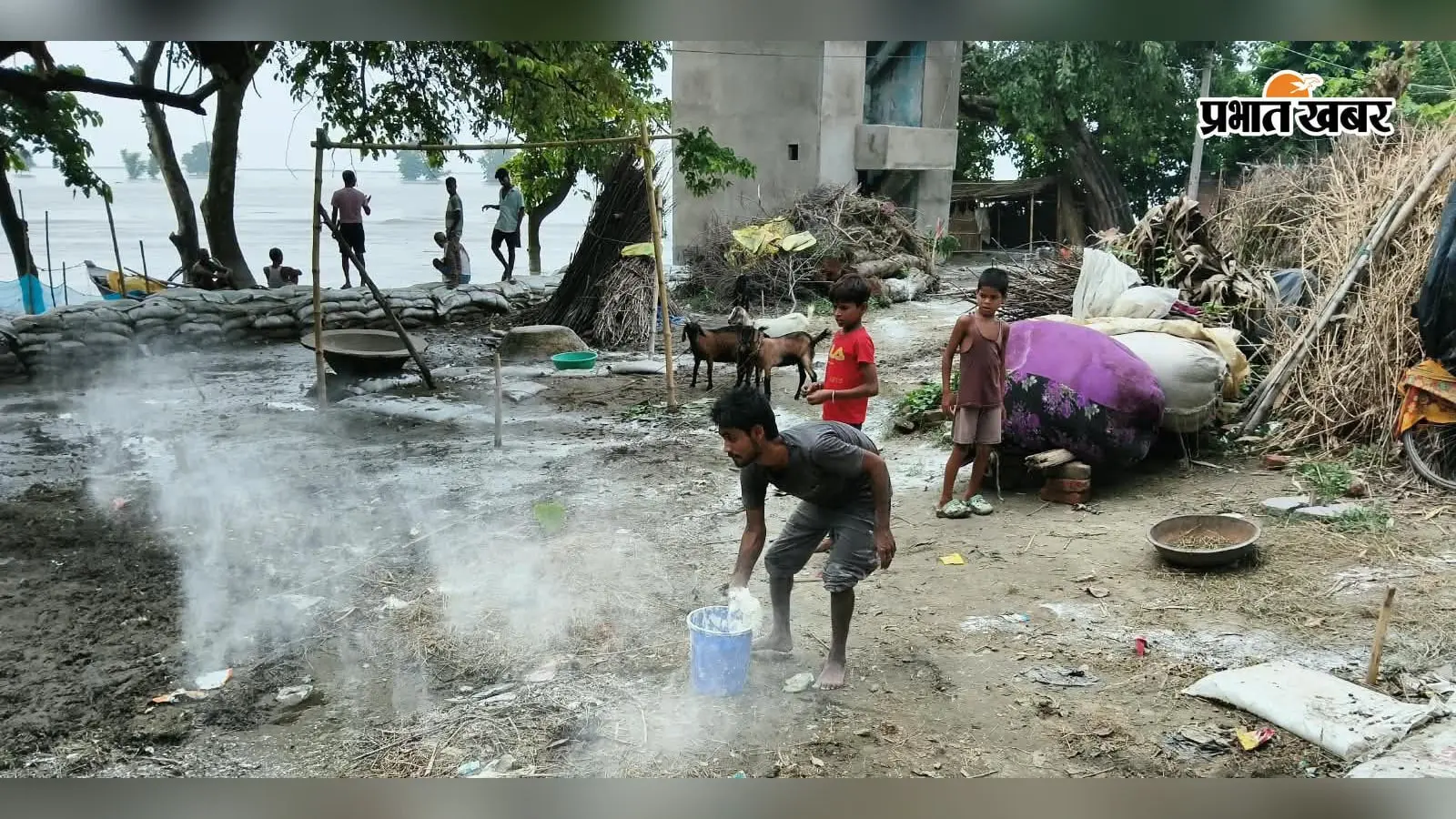 वैशाली में गंगा-गंडक का जलस्तर घटा, फिर भी 92 गांव बाढ़ की चपेट में, 2.98 लाख लोग प्रभावित