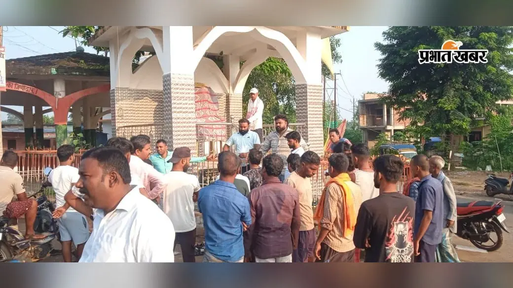 राजा मेदिनीराय की प्रतिमा क्षतिग्रस्त करने पर भड़का लोगों का गुस्सा: पुलिस ने एक आरोपी को दबोचा