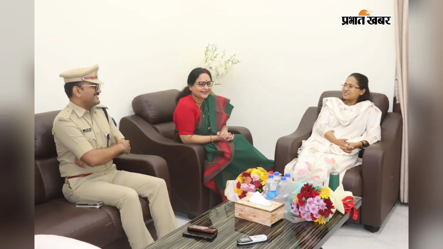 सिमडेगा पहुंची मंत्री शिल्पी नेहा तिर्की, डीसी-एसपी से विकास योजनाओं और विधि-व्यवस्था की ली जानकारी