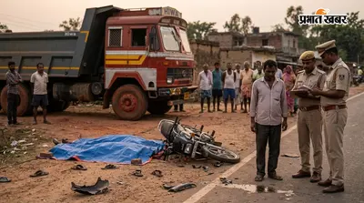दुमका-रामपुरहाट रोड पर हादसा, हाइवा से टकराने के बाद दो बाइक सवारों ने दम तोड़ा