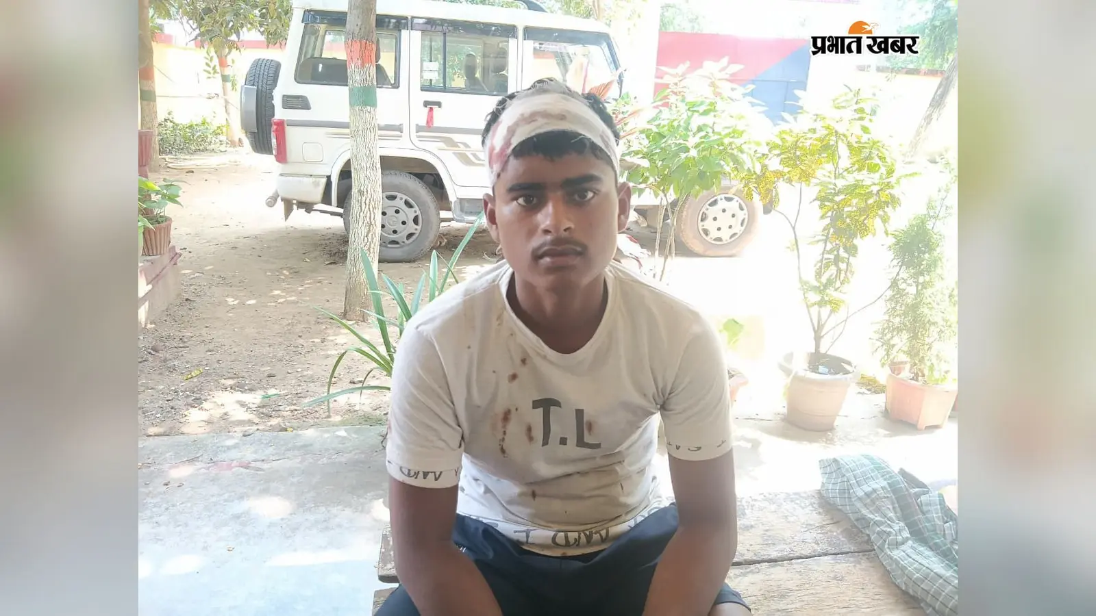 तीज पर गाना बजाने को लेकर दो पक्ष भिड़े, चार घायल : महिला ने युवक पर छेड़खानी का लगाया आरोप