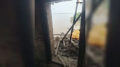 आरा : गंगा का जलस्तर घटते ही तेज हुआ कटाव, पिपरपांती में पक्का मकान नदी में समाया, ग्रामीणों में दहशत