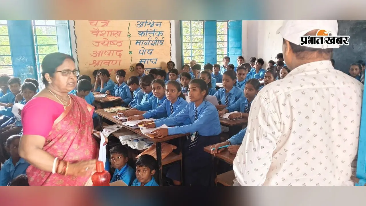 शेखपुरा में 91 हजार बच्चों की अर्द्धवार्षिक परीक्षा शुरू, बाढ़ से 17 स्कूल बंद, जानें वहां कब होगा एग्जाम