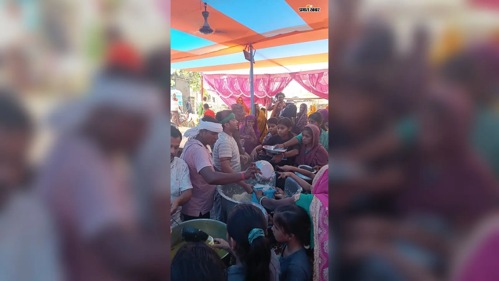 गोगरी में बाढ़ का पानी उतरते ही महामारी का खतरा बढ़ा, गंदगी और सड़े पानी से लोग परेशान, ब्लीचिंग छिड़काव की मांग तेज
