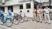 बंगाल पुलिस का नया प्रयोग: अब तंग गलियों में बाइक-गाड़ी नहीं, बल्कि इस अनोखे अंदाज में गश्त करेंगे 'साइकिल गार्ड'
