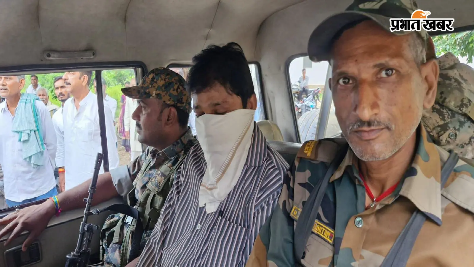 चतरा में हजारीबाग ACB का बड़ी कार्रवाई : सदर प्रखंड का राजस्व कर्मचारी 10 हजार घूस लेते रंगे हाथ गिरफ्तार