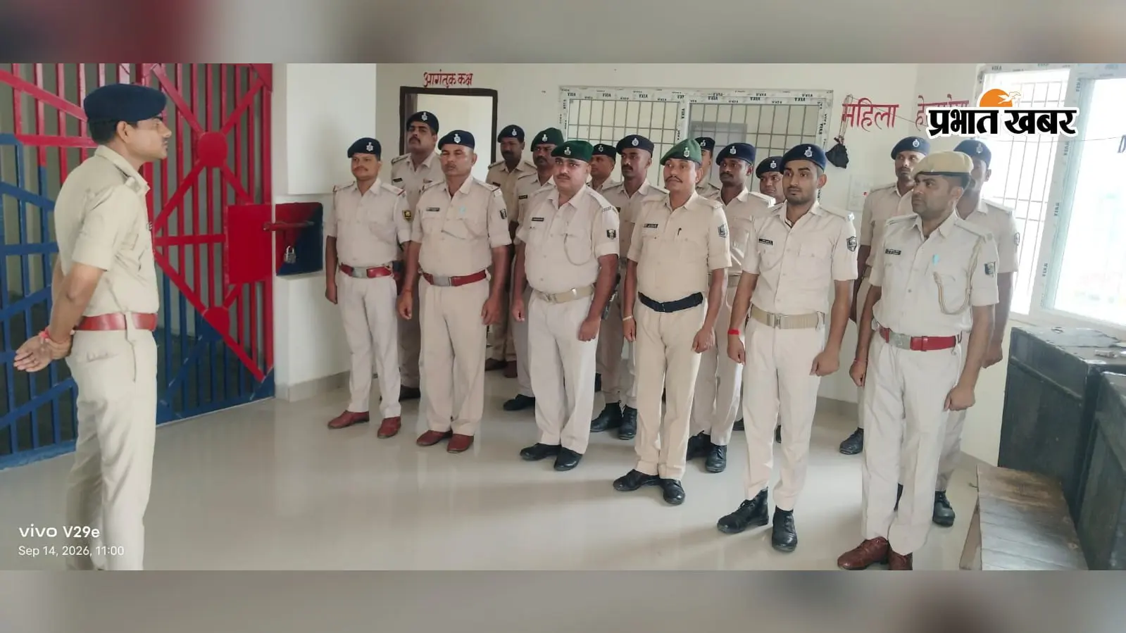 सीवान में एसपी भारत सोनी के निर्देश पर पुलिसकर्मियों की ब्रीफिंग: अपराध नियंत्रण और प्रभावी पुलिसिंग पर जोर, लापरवाही पर सख्त चेतावनी