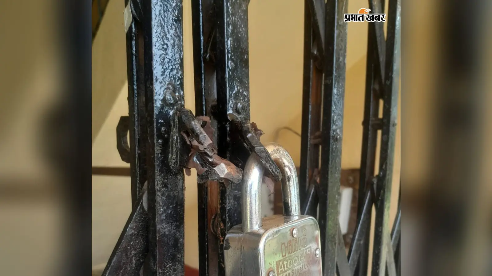 सिमरिया के देल्हो आयुष्मान आरोग्य मंदिर में 3.5 लाख की चोरी, जांच में जुटी पुलिस