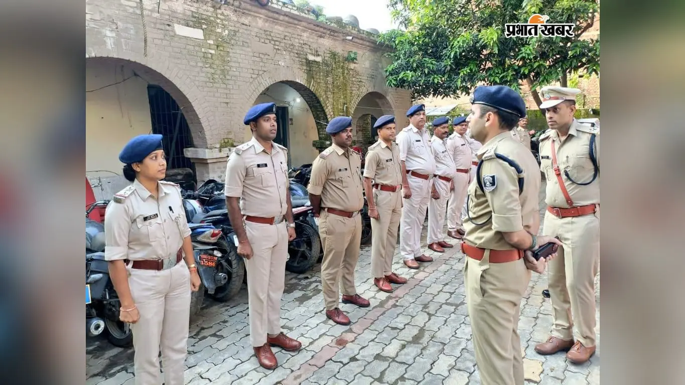 नवादा: लंबित मामलों के निष्पादन में देरी पर एसपी नाराज, रजौली थाने का किया औचक निरीक्षण