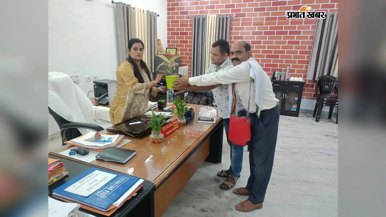 गोपालगंज में खाद्यान्न आवंटन की कमी से परेशान पीडीएस डीलर: एसडीएम से लगाई गुहार, पार्शियल आवंटन जारी रखने की मांग