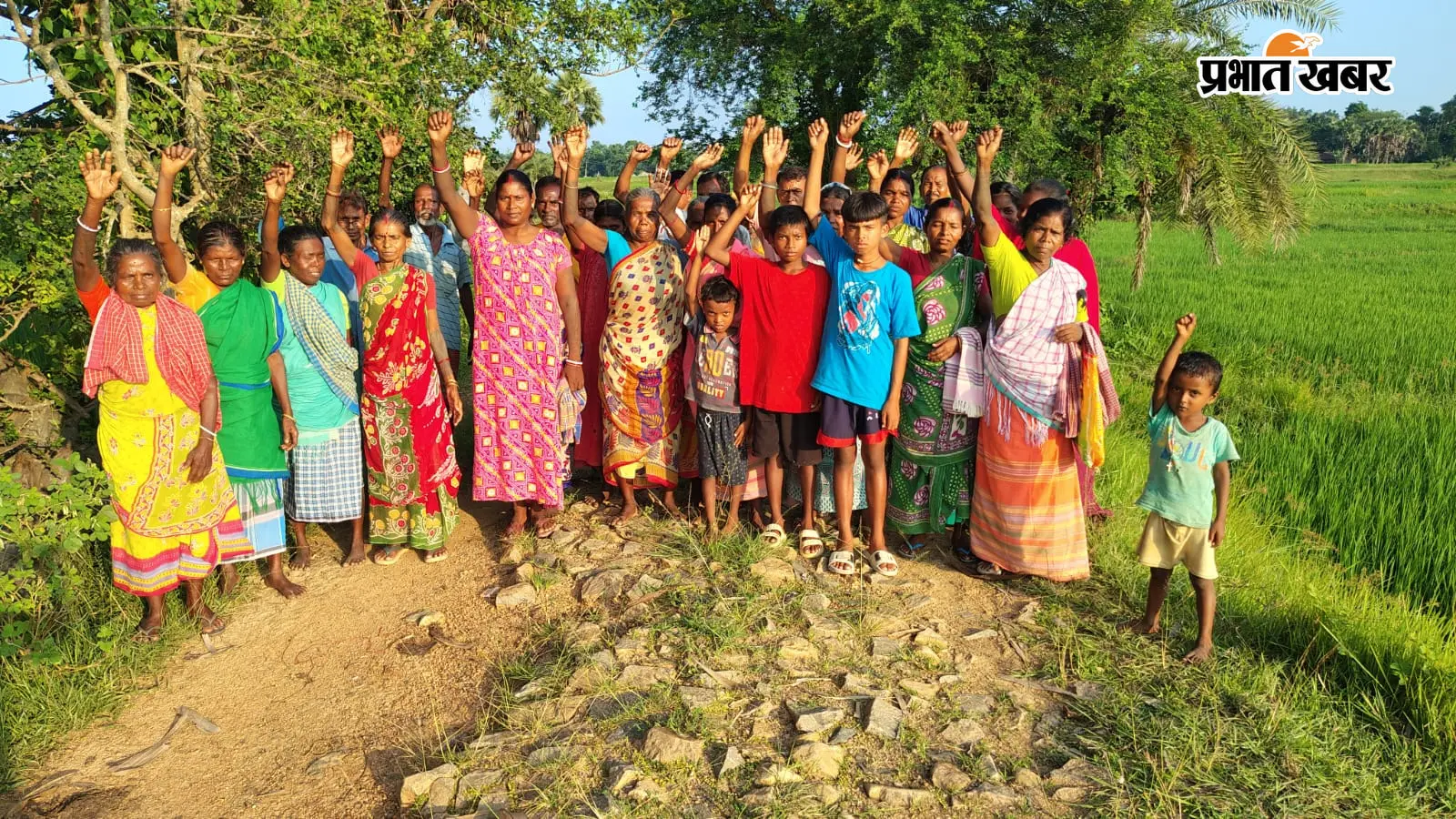 20 साल से सड़क को तरस रहा छोटा गुलामशुली, खाट पर मरीज और पैदल पहुंचती हैं बरातें