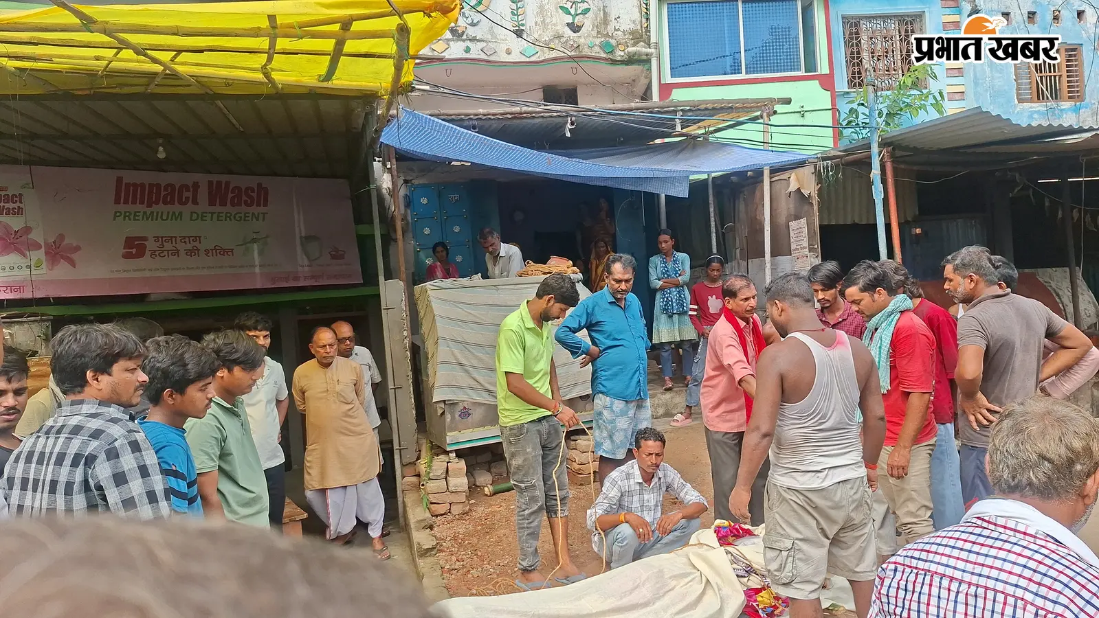 सीवान में NH-531 पर सड़क हादसा: डंपर ने टोटो में मारी जोरदार टक्कर, चालक की मौके पर दर्दनाक मौत, एक यात्री गंभीर