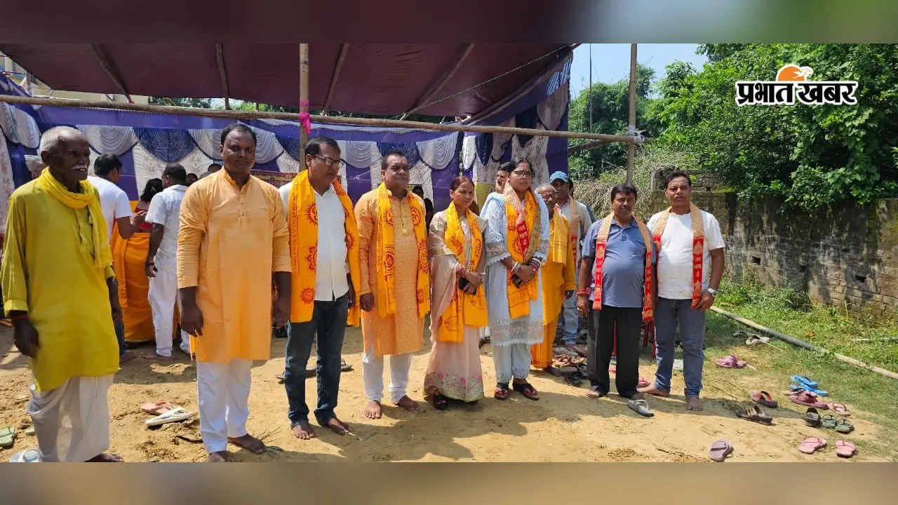 नवादा: गायत्री महायज्ञ को लेकर भूमि पूजन व ध्वजारोहण, 21 सितंबर को निकलेगी कलश यात्रा